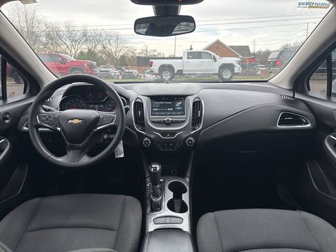 Used 2016 Chevrolet Cruze LT FWD image 17