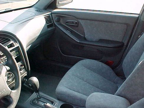 Used 2003 Hyundai Elantra GLS image 14