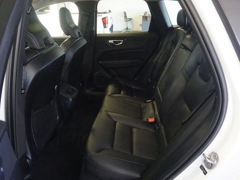 Used 2024 Volvo XC60 B5 Plus AWD/4WD image 22