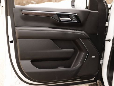 Certified 2025 Chevrolet Suburban Z71 w/ Z71 Off-Road Package image 29