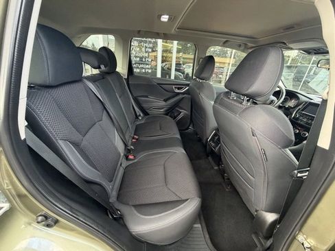 Used 2022 Subaru Forester Premium image 16