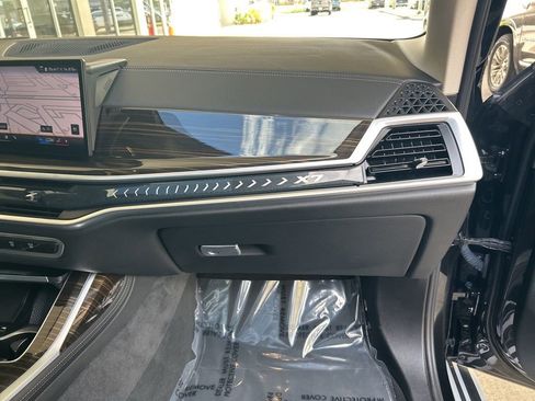 Used 2024 BMW X7 xDrive40i AWD/4WD image 30