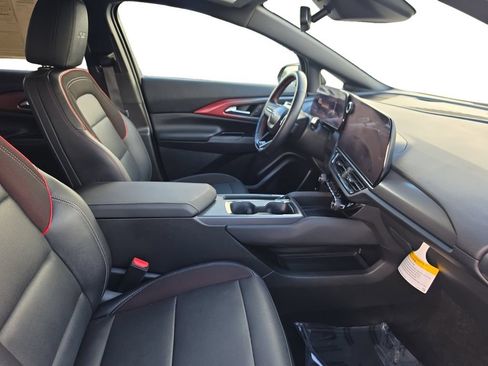 Used 2025 Chevrolet Equinox EV RS FWD image 18