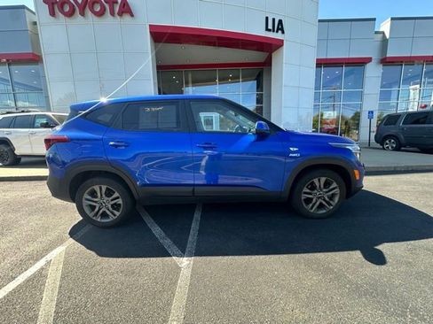 Used 2023 Kia Seltos LX image 13