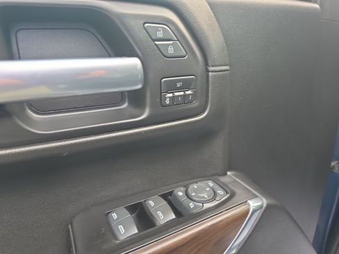 Used 2019 GMC Sierra 1500 SLT w/ SLT Premium Package AWD/4WD image 19
