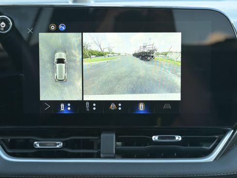 Used 2025 Chevrolet Equinox LT w/ Convenience Package II FWD image 14
