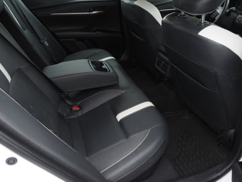 Used 2025 Toyota Camry SE image 16