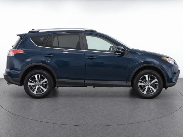 Used 2017 Toyota RAV4 XLE w/ Plus Extra Value Package FWD image 7