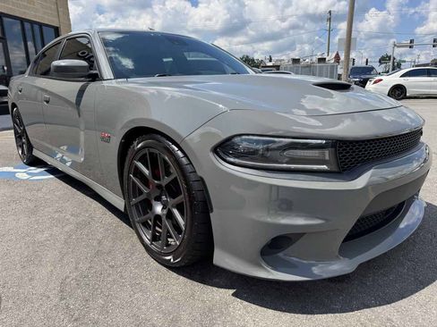 Used 2017 Dodge Charger R/T Scat Pack w/ Technology Group RWD image 4