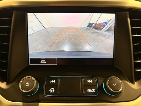 Used 2023 GMC Acadia SLT image 21