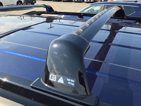 Used 2023 Nissan Pathfinder SV w/ SV Premium Package image 11