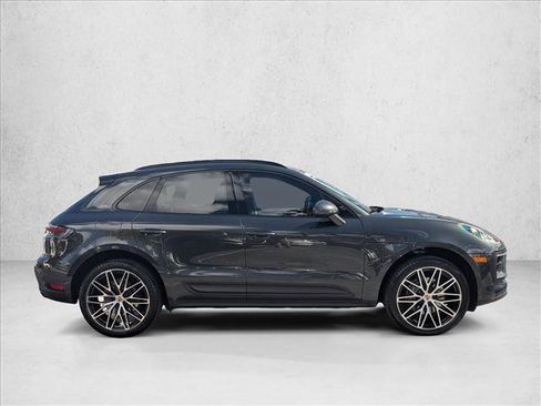 Used 2024 Porsche Macan image 4