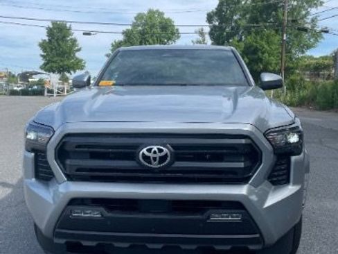 Used 2024 Toyota Tacoma SR5 image 3