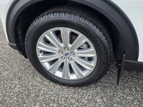 Used 2023 Ford Explorer Limited w/ Limited Technology Package image 37