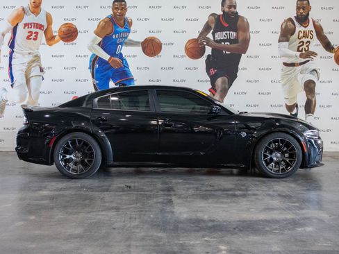 Used 2020 Dodge Charger SRT Hellcat w/ Navigation & Travel Group image 19