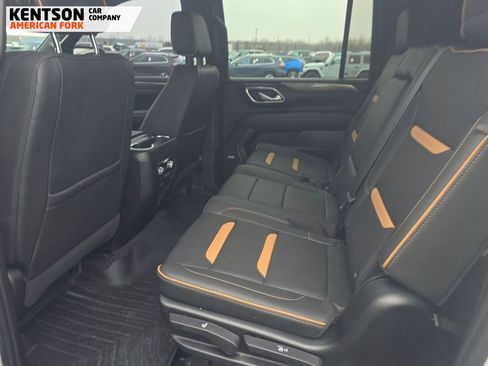 Used 2023 GMC Yukon XL AT4 AWD/4WD image 10