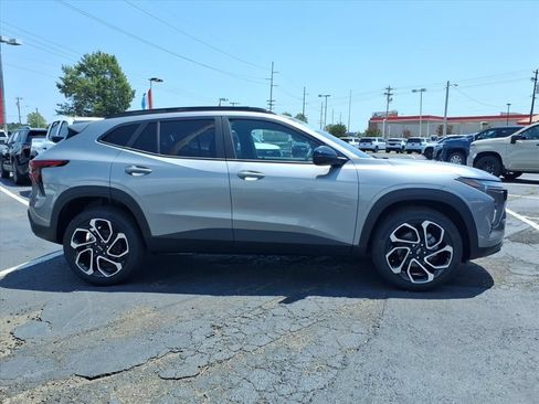 New 2026 Chevrolet Trax RS w/ Driver Confidence Package FWD image 2