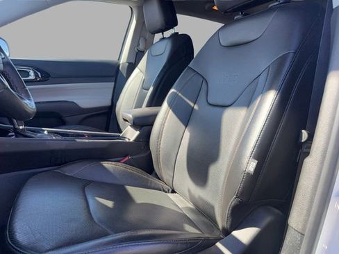 Used 2022 Jeep Compass Limited w/ Elite Group image 9