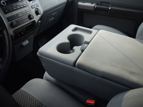 Used 2016 Ford F250 XLT w/ Camper Package image 12