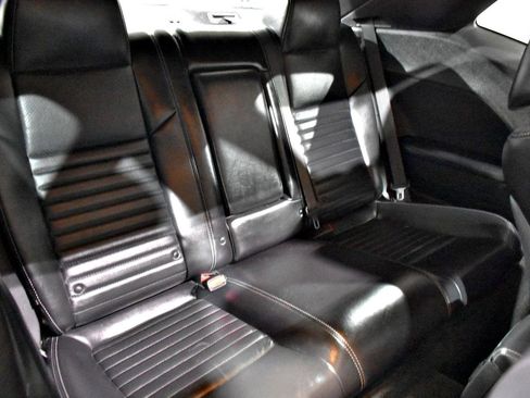 Used 2013 Dodge Challenger SXT image 22