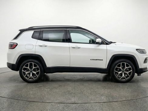 Used 2025 Jeep Compass Limited AWD/4WD image 11