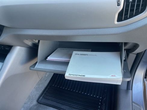 Used 2016 Kia Sportage LX image 46