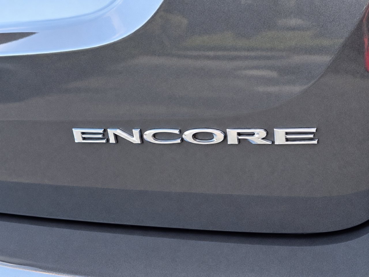 Certified 2017 Buick Encore Essence FWD image 7