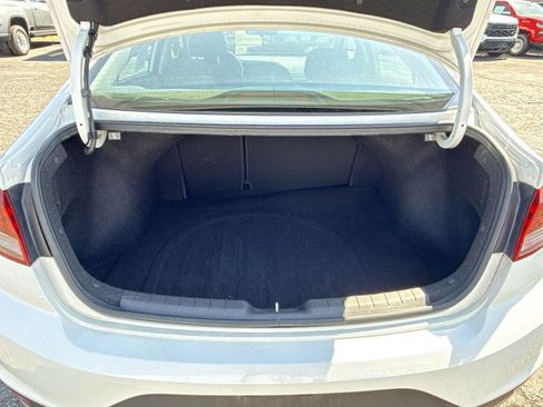 Used 2019 Hyundai Elantra SE w/ Cargo Package image 18