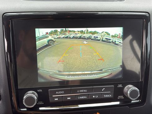 Used 2022 Nissan Frontier SV AWD/4WD image 14