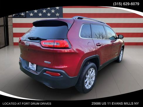 Used 2016 Jeep Cherokee Latitude w/ Comfort/Convenience Group AWD/4WD image 5
