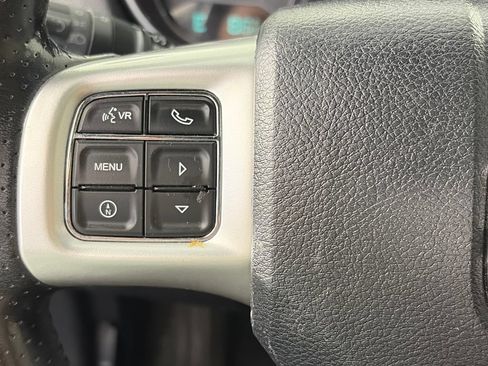 Used 2012 Dodge Avenger R/T FWD image 17