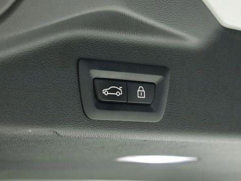 Used 2022 BMW X5 xDrive40i w/ M Sport Package AWD/4WD image 42