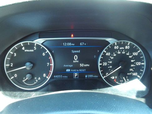 Used 2025 Nissan Altima 2.5 SV FWD image 9