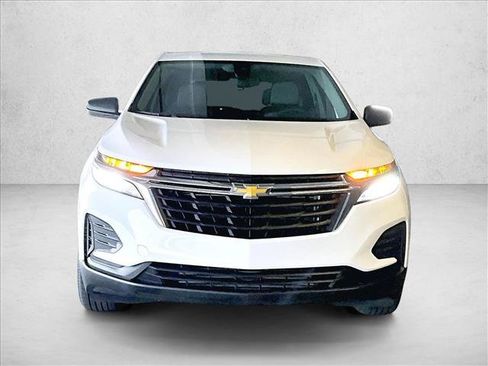 Used 2024 Chevrolet Equinox LS w/ LS Convenience Package FWD image 3