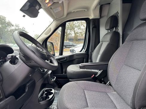 Used 2023 RAM ProMaster 2500 w/ Driver Convenience Group FWD image 10