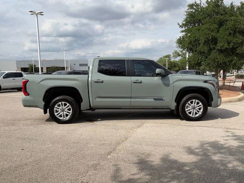 Used 2025 Toyota Tundra Platinum AWD/4WD image 4