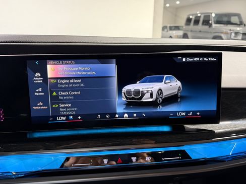 Used 2023 BMW 760i xDrive w/ Executive Package AWD/4WD image 45