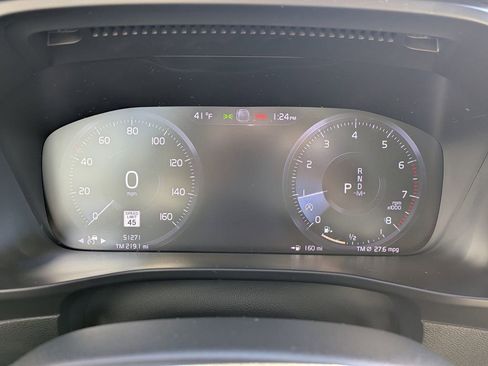 Certified 2022 Volvo XC40 T4 Inscription w/ Advanced Package image 28