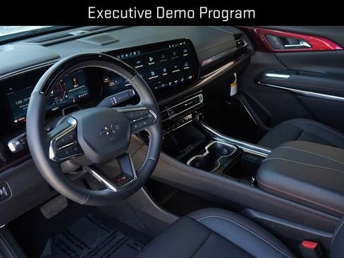 Used 2026 Chevrolet Traverse Z71 w/ Enhanced Driving Package AWD/4WD image 2