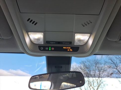 Used 2020 Chevrolet Equinox LT image 23