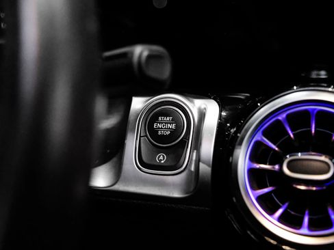 Used 2022 Mercedes-Benz GLB 250 w/ Premium Package Lite image 23