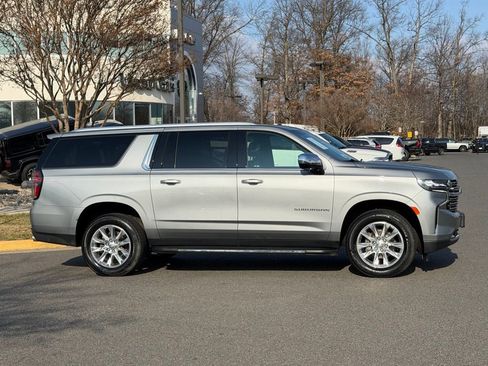 Used 2024 Chevrolet Suburban Premier image 5