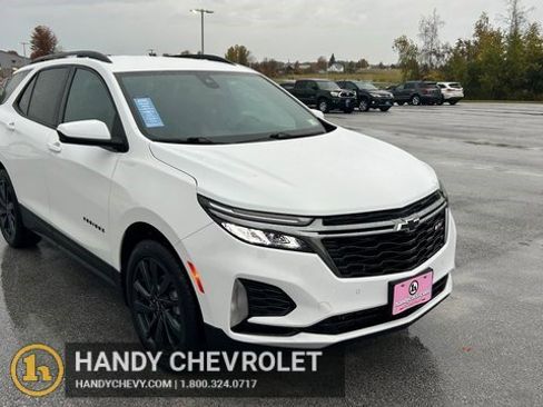 Certified 2022 Chevrolet Equinox RS w/ LPO, Floor Liner Package image 1