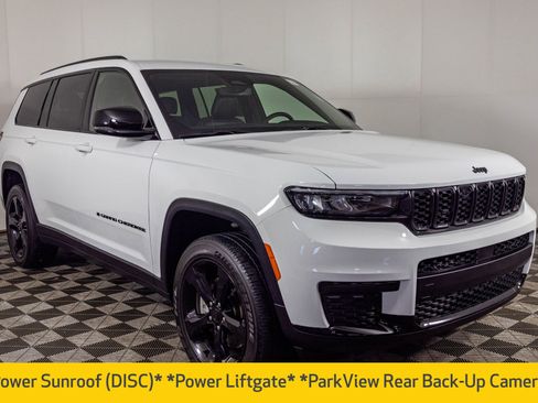 Used 2023 Jeep Grand Cherokee L Laredo image 15