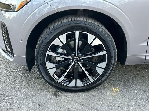 New 2026 Volvo XC60 B5 Plus w/ Protection Package Premier image 10