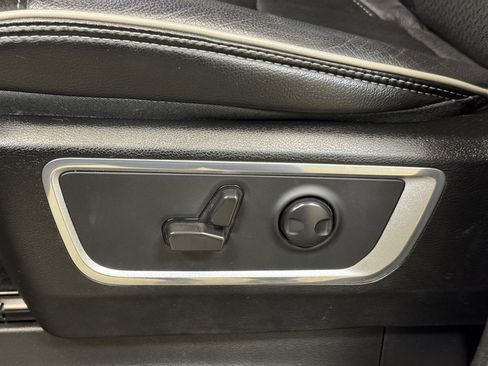 Used 2022 RAM 1500 Laramie w/ Sport Appearance Package image 12