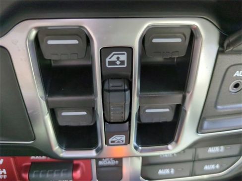 Used 2024 Jeep Gladiator Mojave image 21