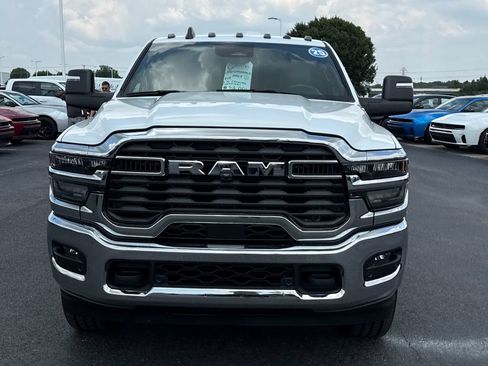 Certified 2025 RAM 2500 Tradesman AWD/4WD image 9