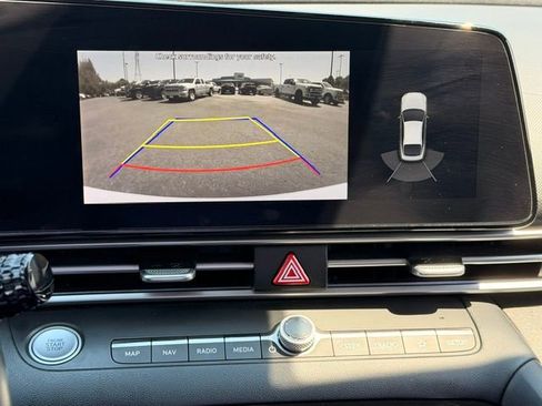 Used 2021 Hyundai Elantra Limited w/ Cargo Package FWD image 3