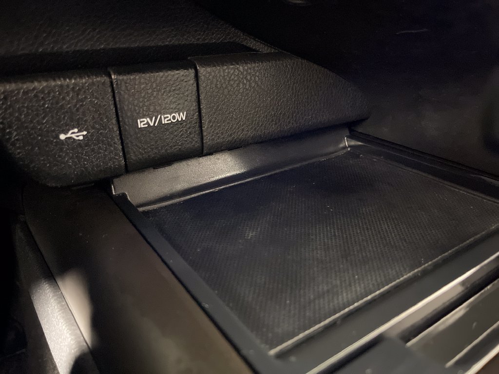 Used 2021 Toyota Camry SE w/ Convenience Package FWD image 30